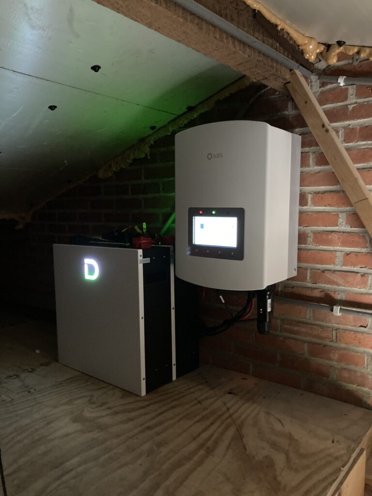 12 zonnepanelen en thuisbatterij van 10,24 kWh in Schoten – foto 2