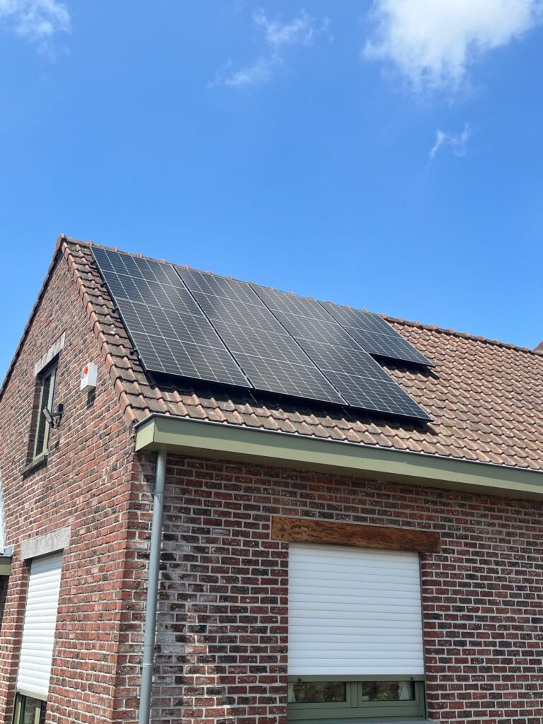 Zonnepanelen en thuisbatterij in Halle