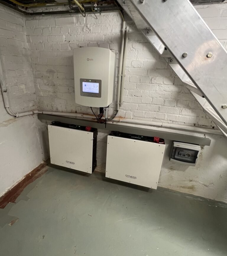 12 zonnepanelen en thuisbatterij van 10,24 kWh in Tongeren – foto 2