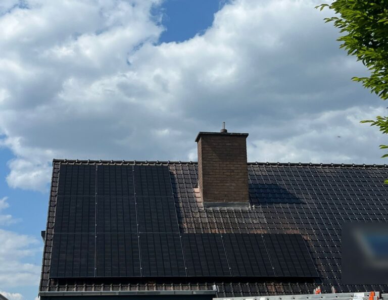 Nieuwe omvormer en thuisbatterij van 10,24 kWh in Wetteren