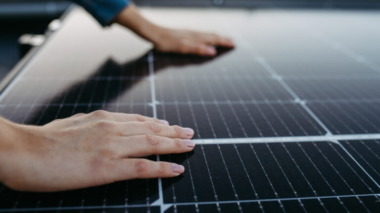 Opbrengst van zonnepanelen per maand